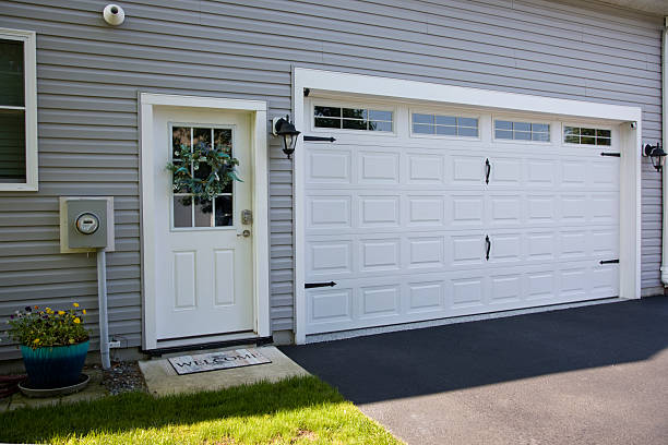 24/7 Emergency Garage Door Roller Replacement experts in Rock Springs, NM